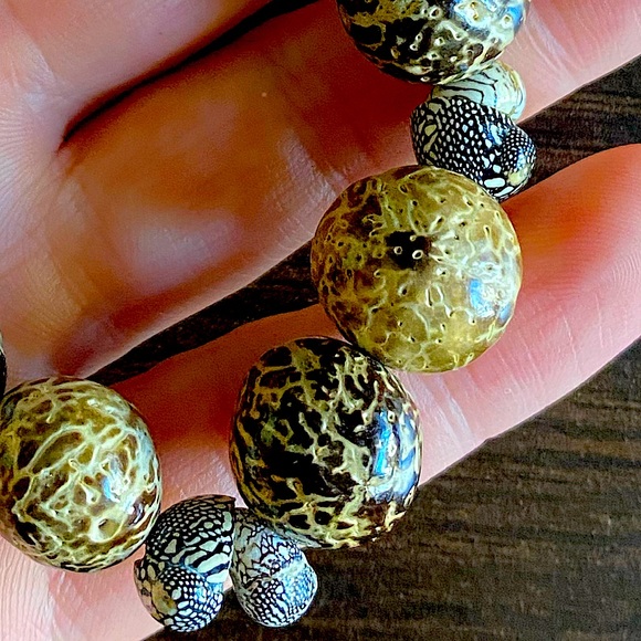 Elastic Shell bead bracelet - Picture 3 of 5